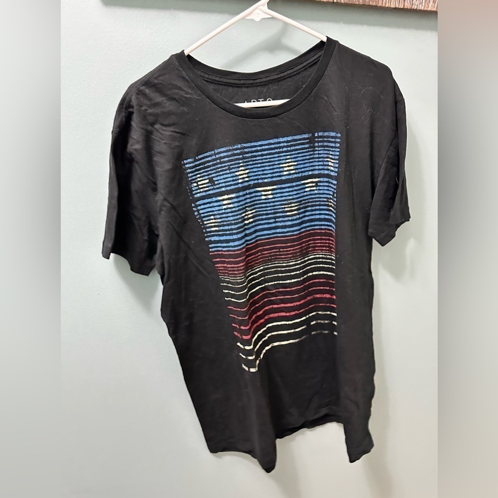 Apt 9 t shirt Men’s XL flag